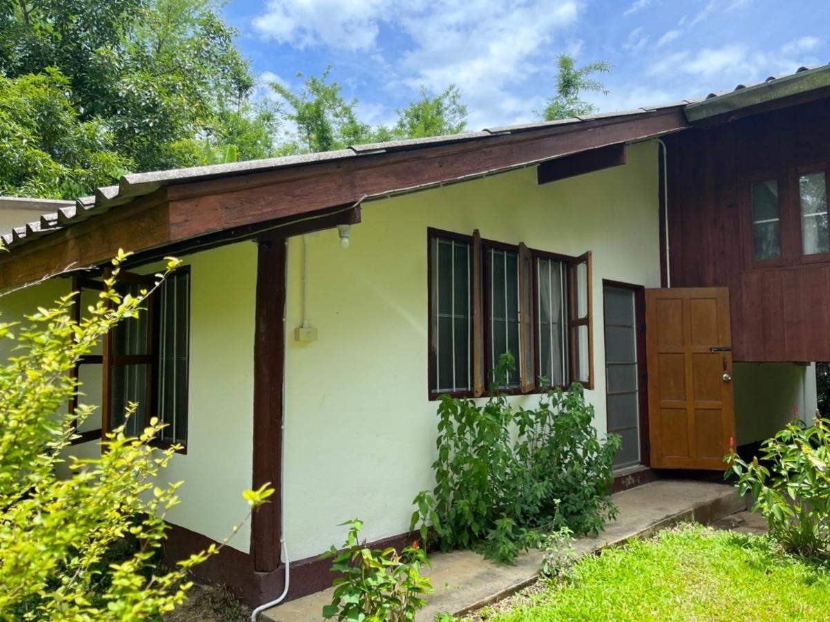 Ostello Brown House Chiangdao Chiang Dao Esterno foto
